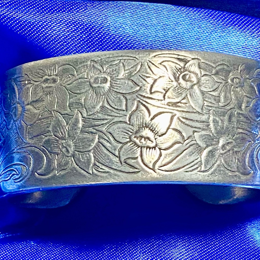 Salisbury Pewter Bracelet, Flower of the Month - March (CFMB-03)